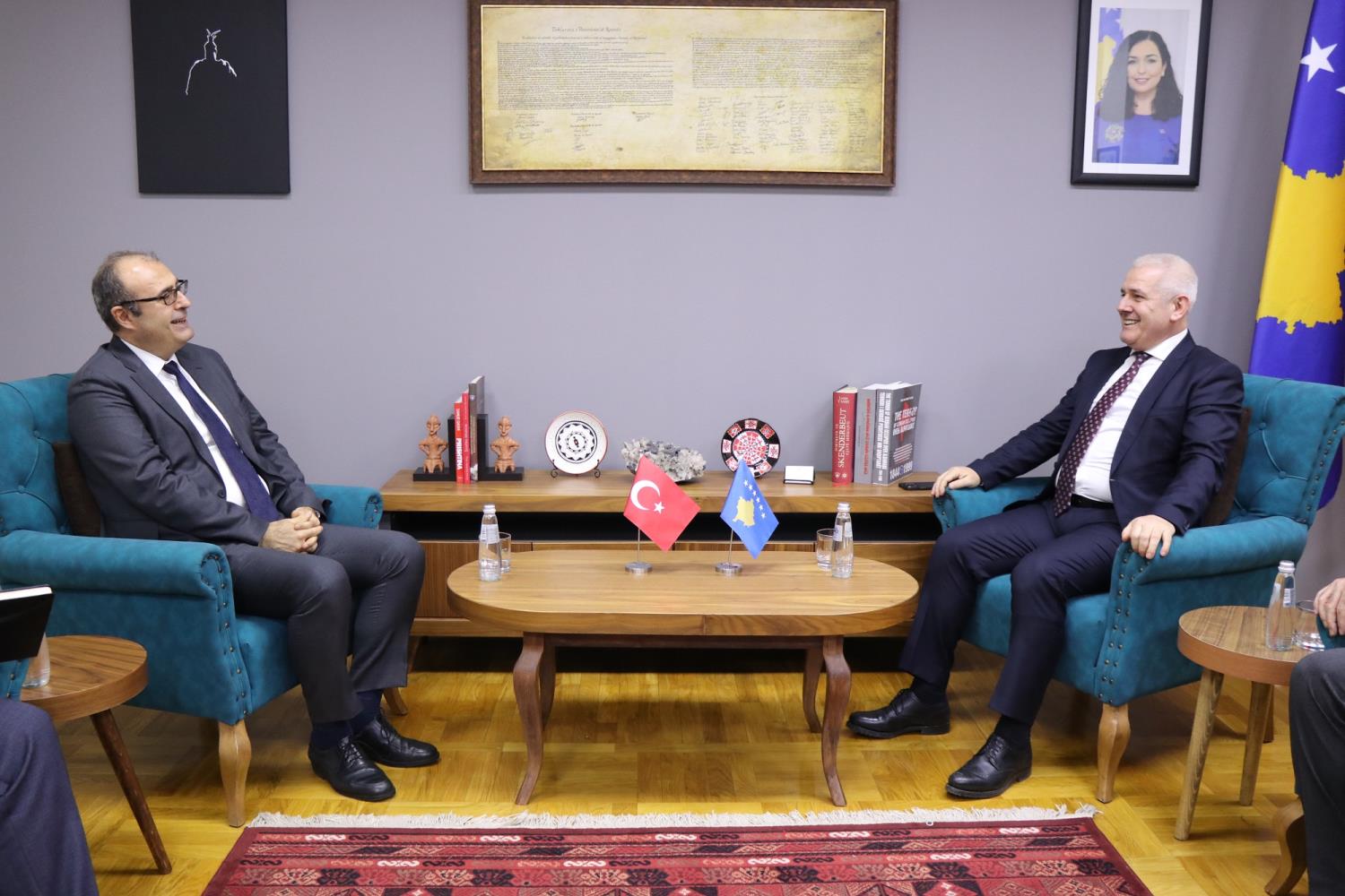 Ministri Sveçla priti në takim lamtumirës ambasadorin e Turqisë në Kosovë, Çağrı Sakar